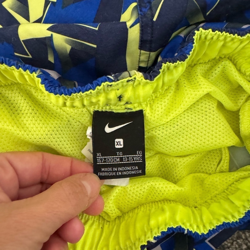 Boy’s youth sized Nike lined swim trunks shorts navy/royal/lime Size XL - Picture 3 of 4